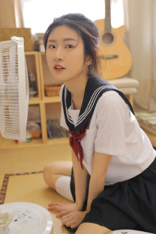 美女脱18以下禁止看丨